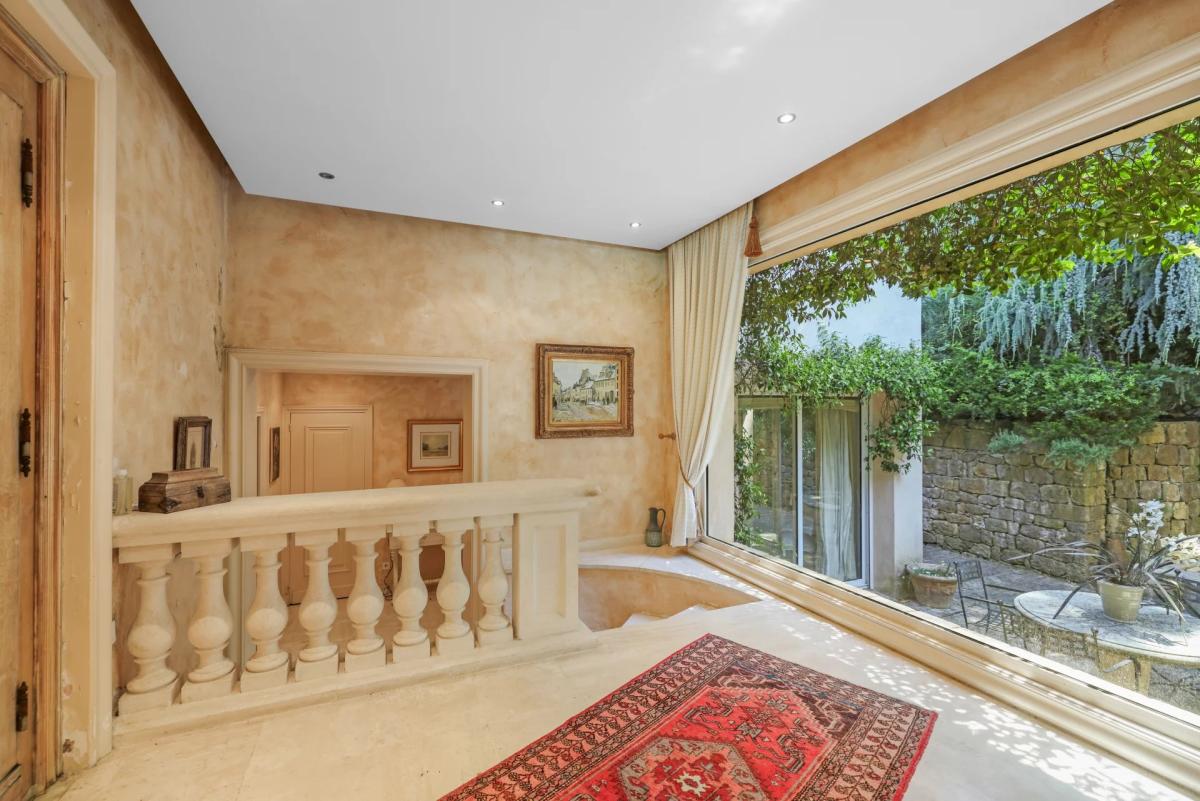 A VENDRE CANNES LE CANNET  VILLA SPACIEUSE DOMAINE PRIVE