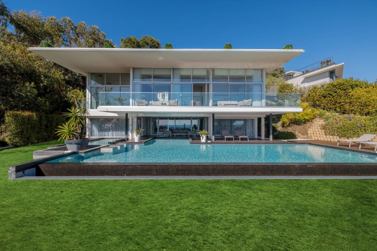 SUPER CANNES  VILLA CONTEMPORAINE VUE MER A VENDRE