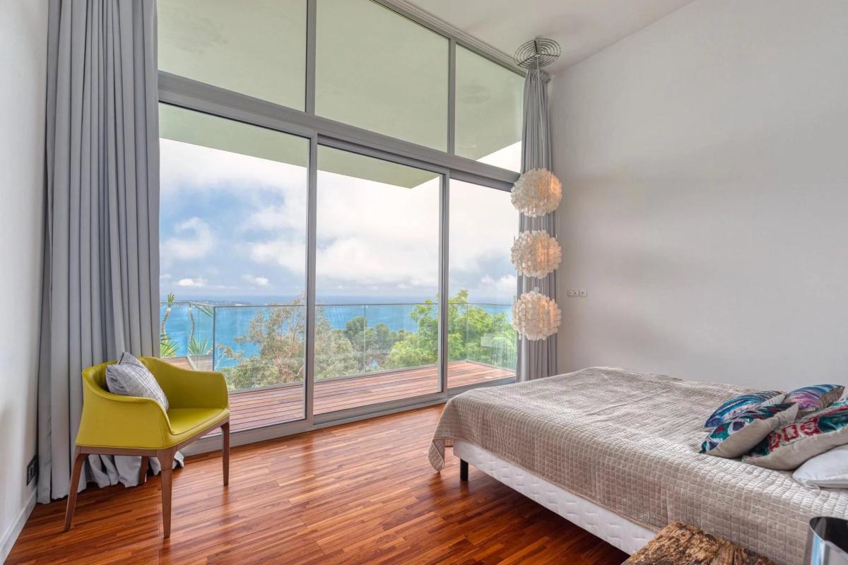 SUPER CANNES  VILLA CONTEMPORAINE VUE MER A VENDRE