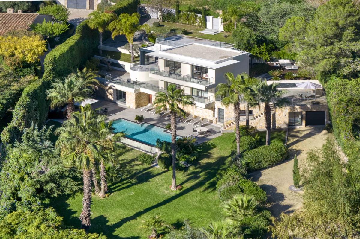 SUPER CANNES VILLA CONTEMPORAINE VUE MER A VENDRE