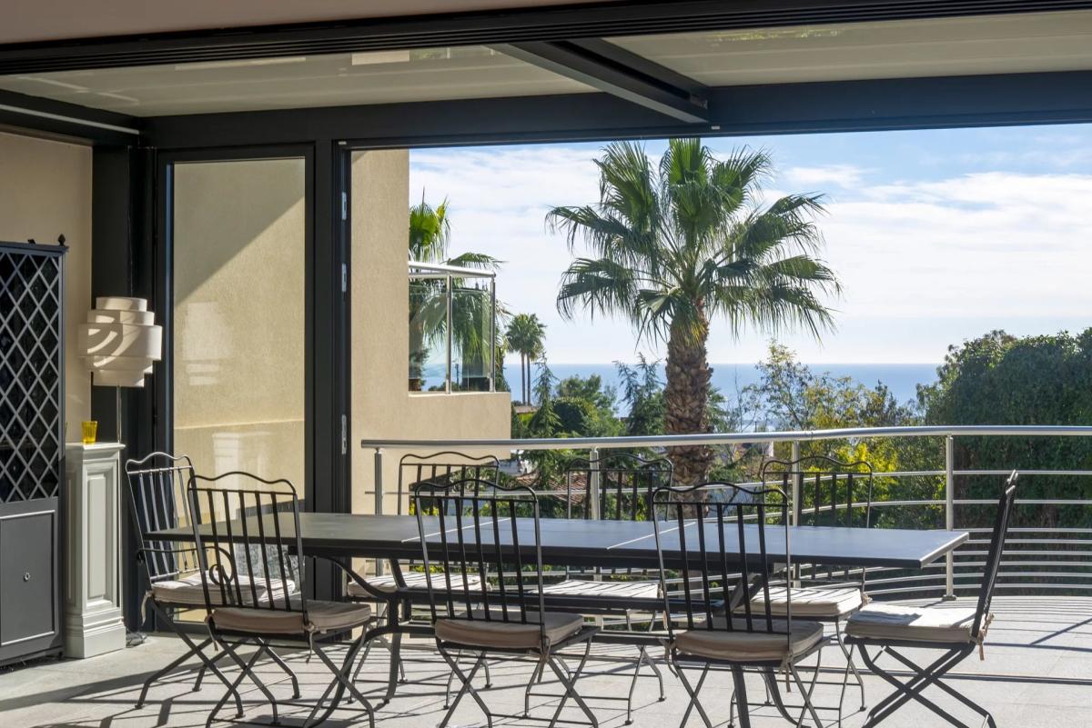 SUPER CANNES VILLA CONTEMPORAINE VUE MER A VENDRE
