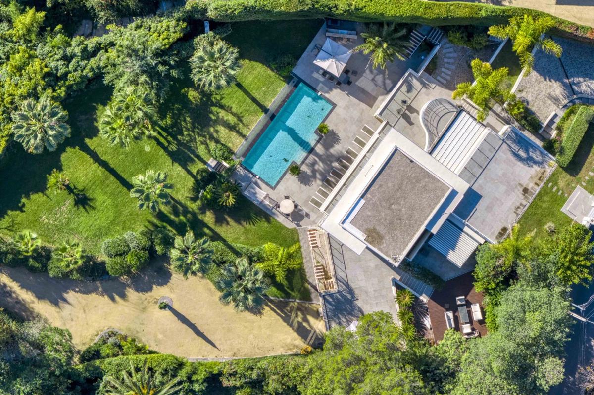 SUPER CANNES VILLA CONTEMPORAINE VUE MER A VENDRE