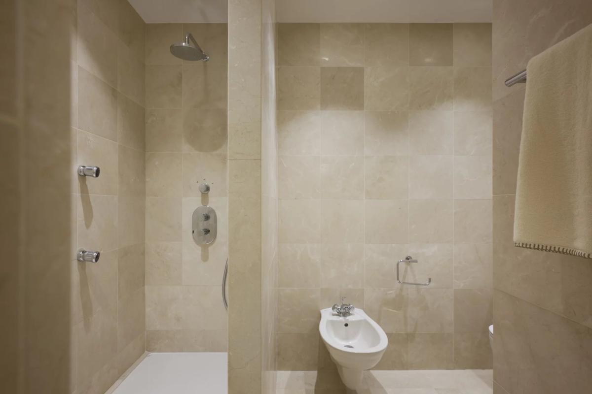 Cannes Croisette - Appartement 3 pièces rénové vue mer à vendre