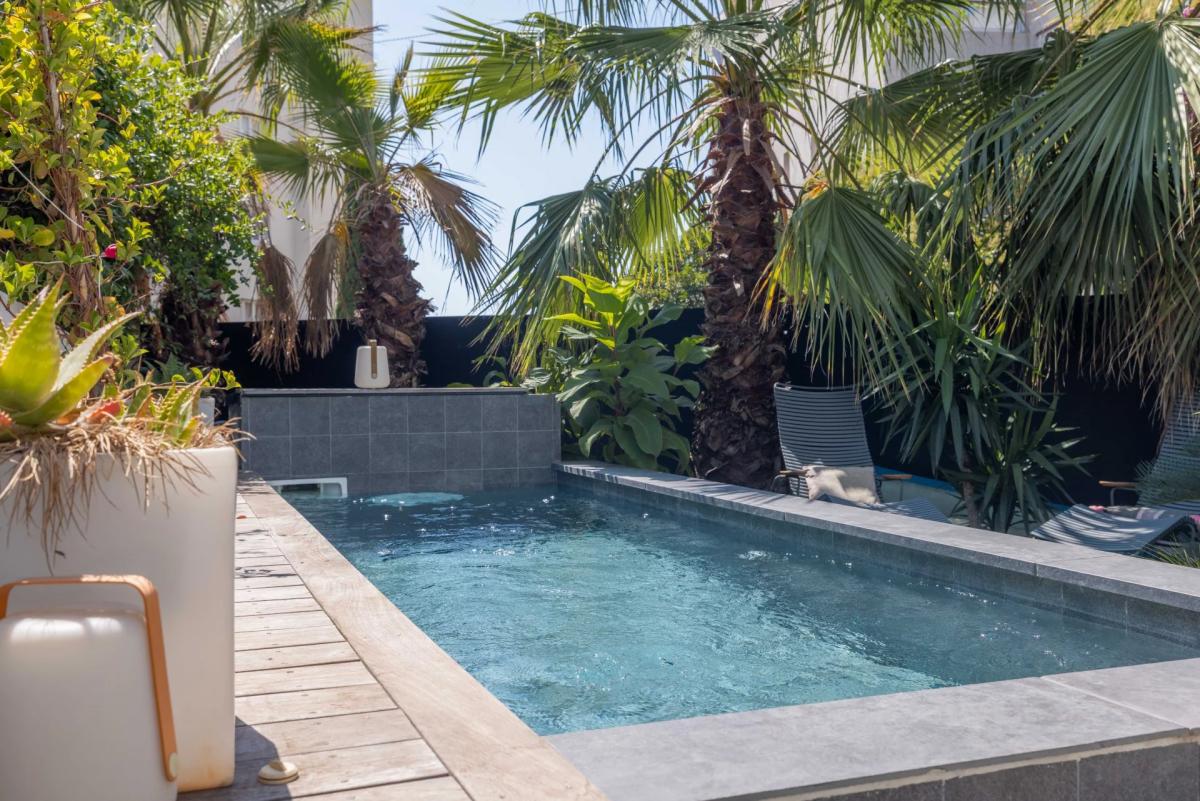 CANNES CENTRE VILLE MAISON RENOVEE A VENDRE  PISCINE PETIT JUAS 
