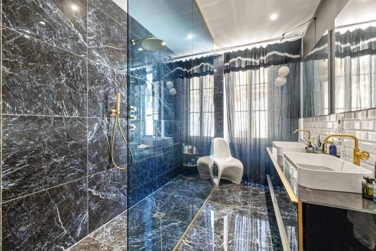 CANNES CENTRE VILLE MAISON RENOVEE A VENDRE  PISCINE PETIT JUAS 