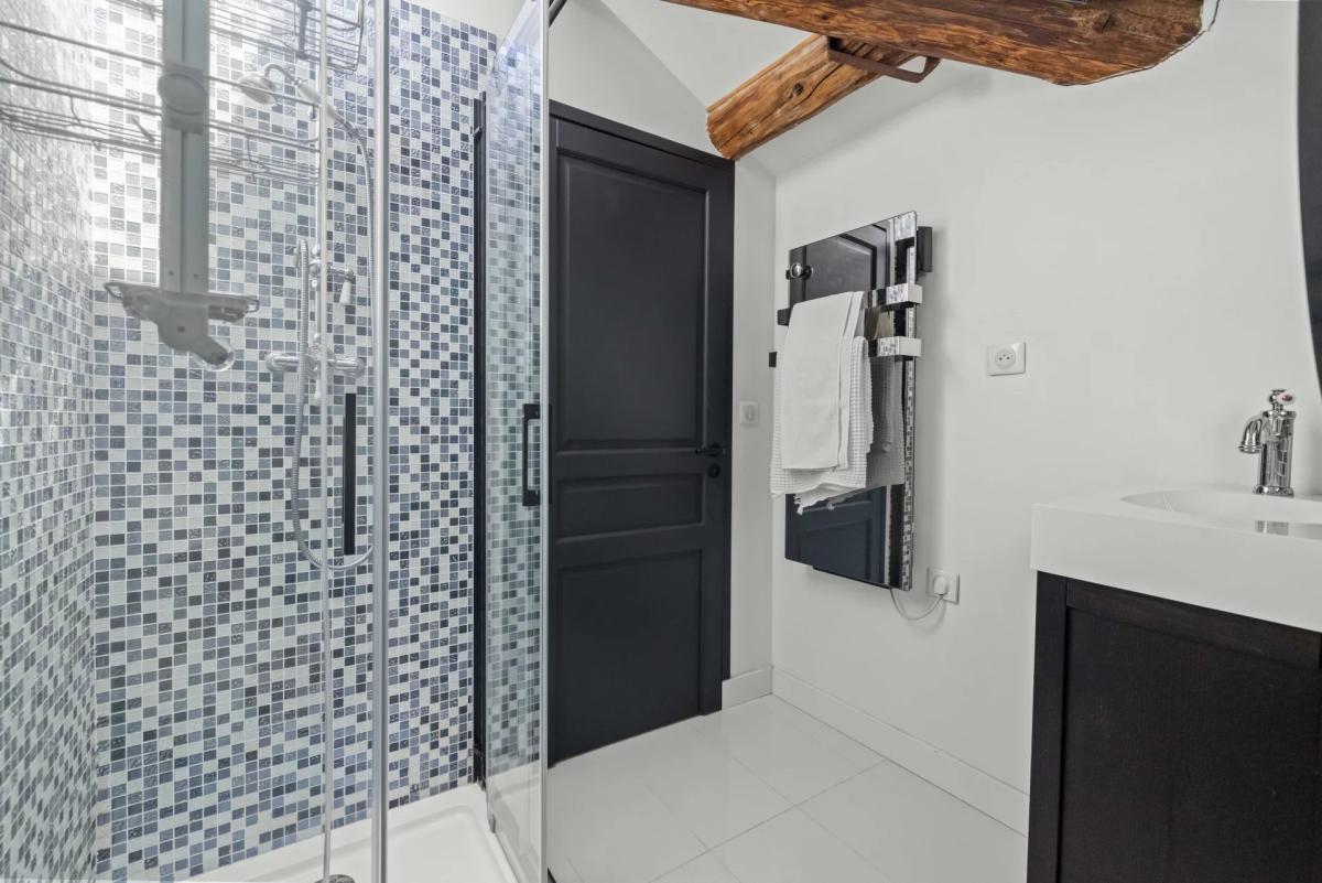 CANNES CENTRE VILLE MAISON RENOVEE A VENDRE  PISCINE PETIT JUAS 