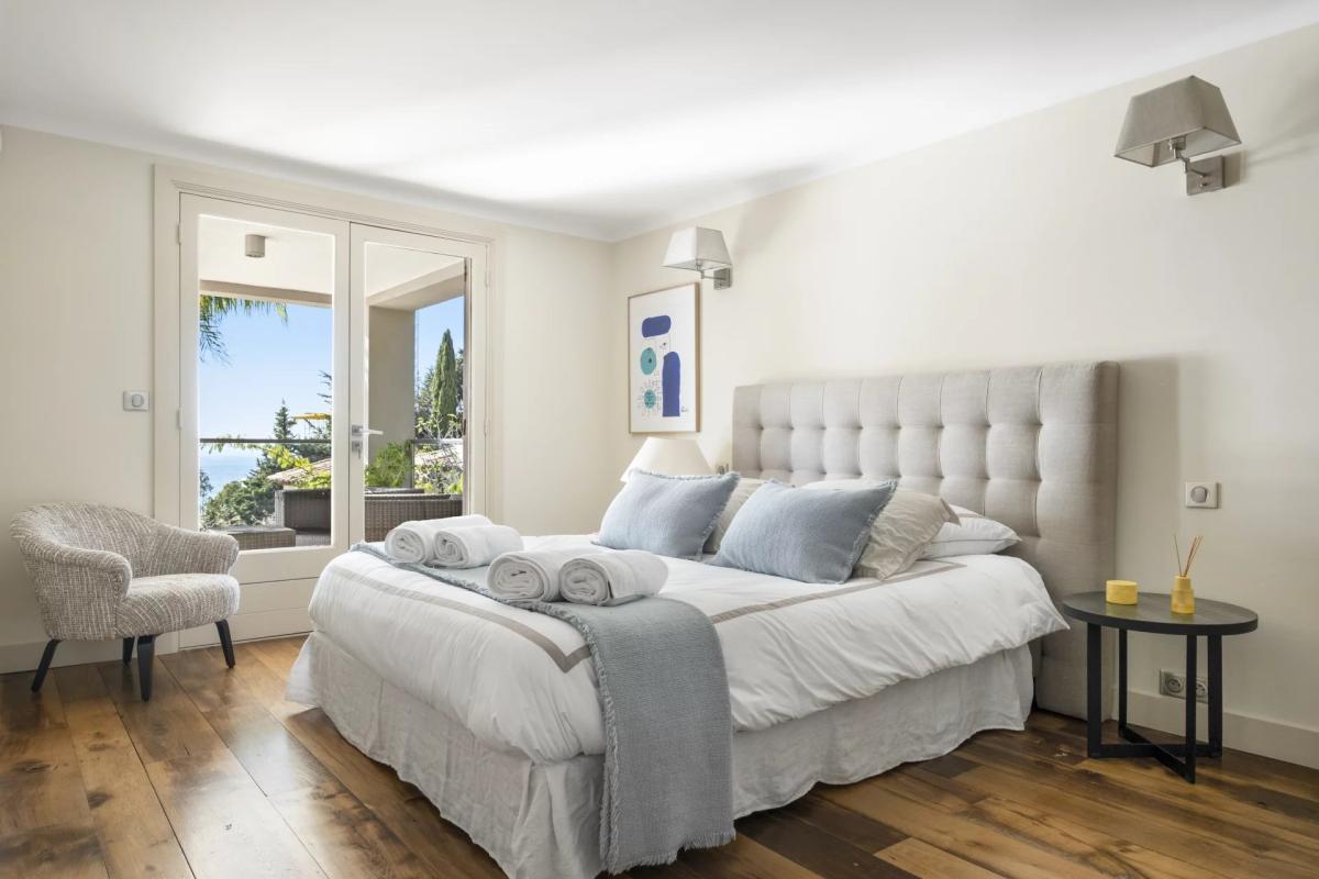 CANNES VILLA RENOVEE VUE MER PANORAMIQUE A VENDRE