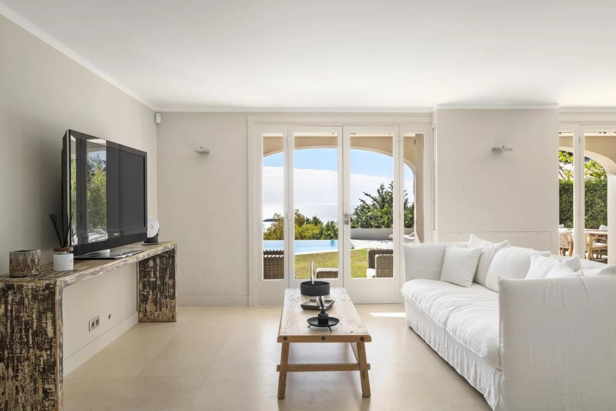 CANNES VILLA RENOVEE VUE MER PANORAMIQUE A VENDRE