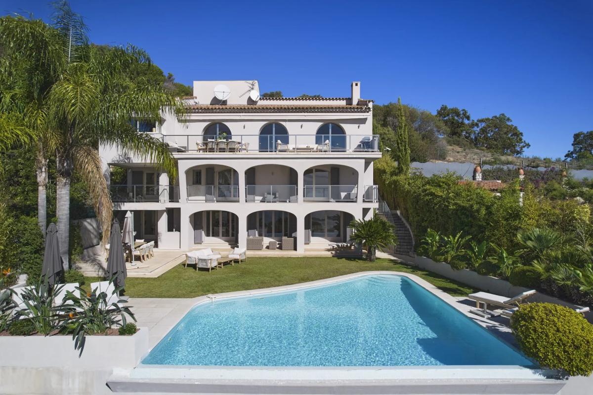 CANNES VILLA RENOVEE VUE MER PANORAMIQUE A VENDRE