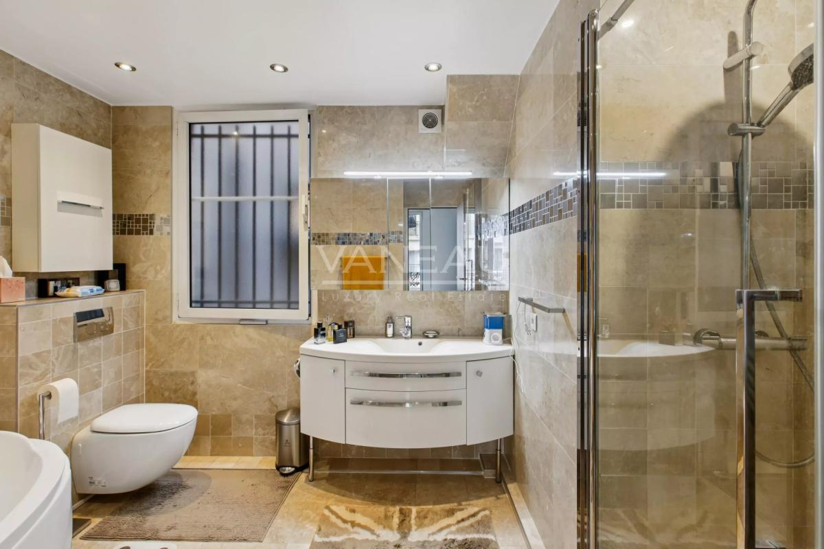 Paris XVIe - Trocadéro - Etage élevé