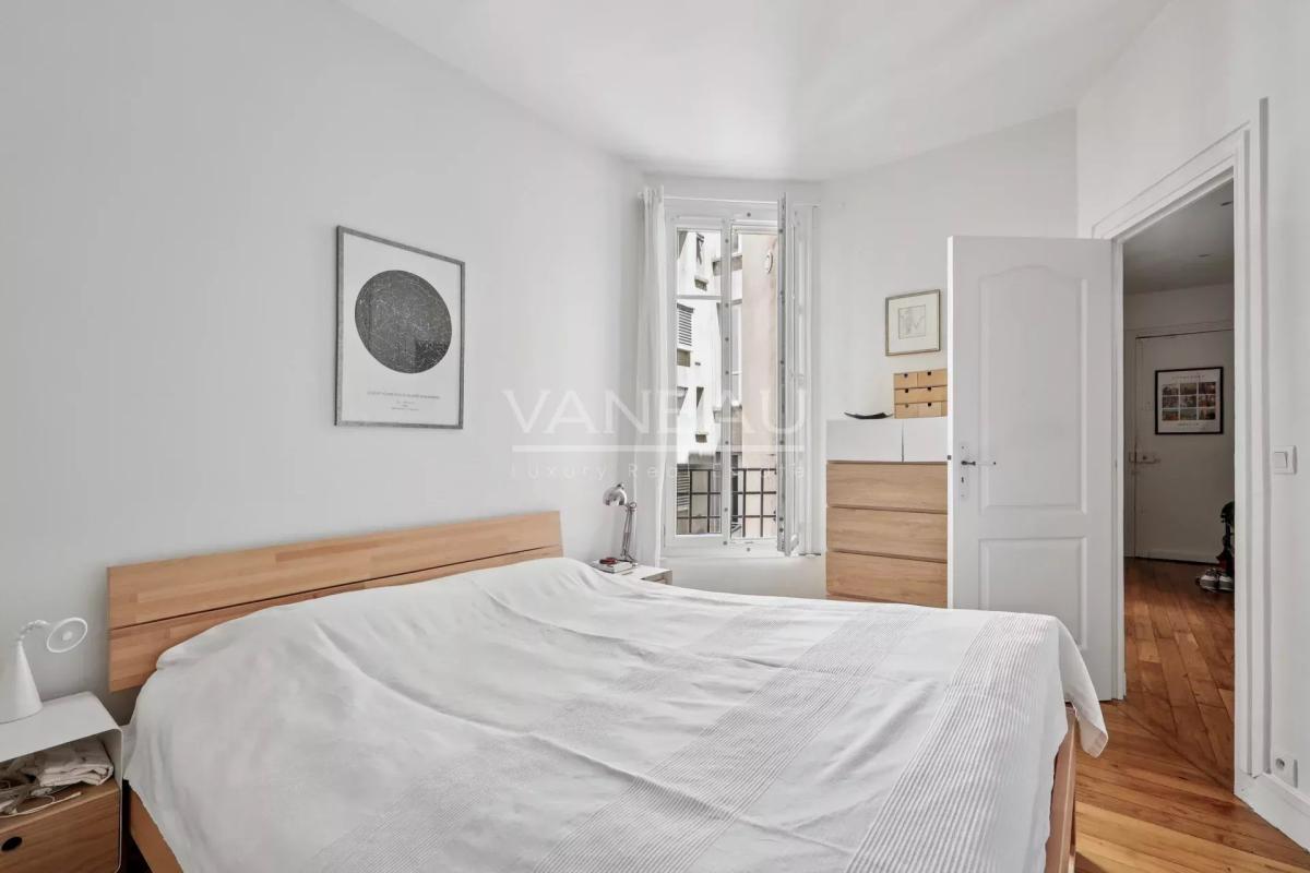 Boulogne - Bel ancien exposé sud avec parking