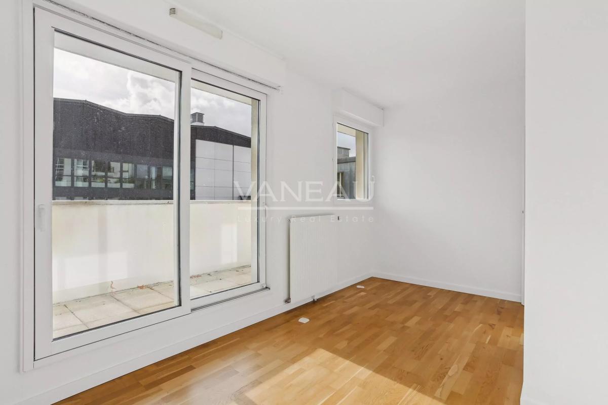 Exclusivité : Trois pièces avec balcon en étage