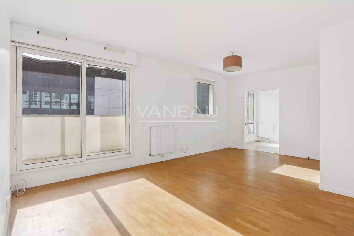 Exclusivité : Trois pièces avec balcon en étage