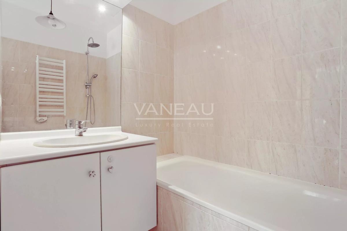 Exclusivité : Trois pièces avec balcon en étage