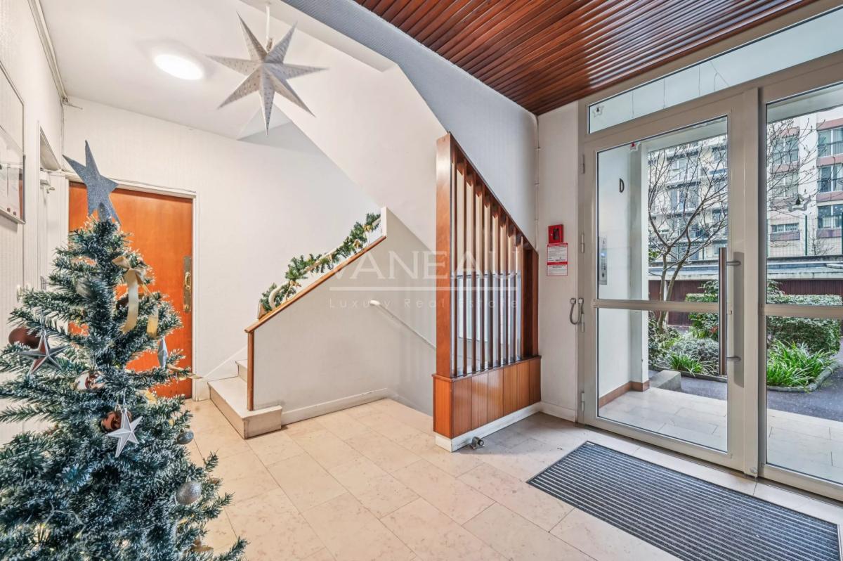 Paris XVe - Appartement quatre pièces avec loggia