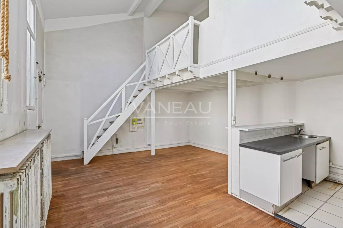 Paris XVIe - Rue de l'annonciation - Ravissant atelier comme une