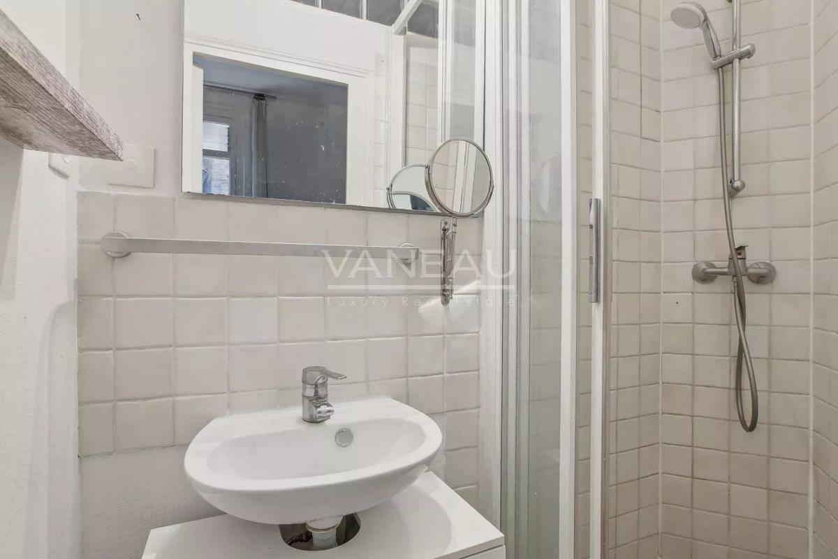 PARIS XIIe - Aligre / Gare de Lyon - Deux pièces calme beaux vol