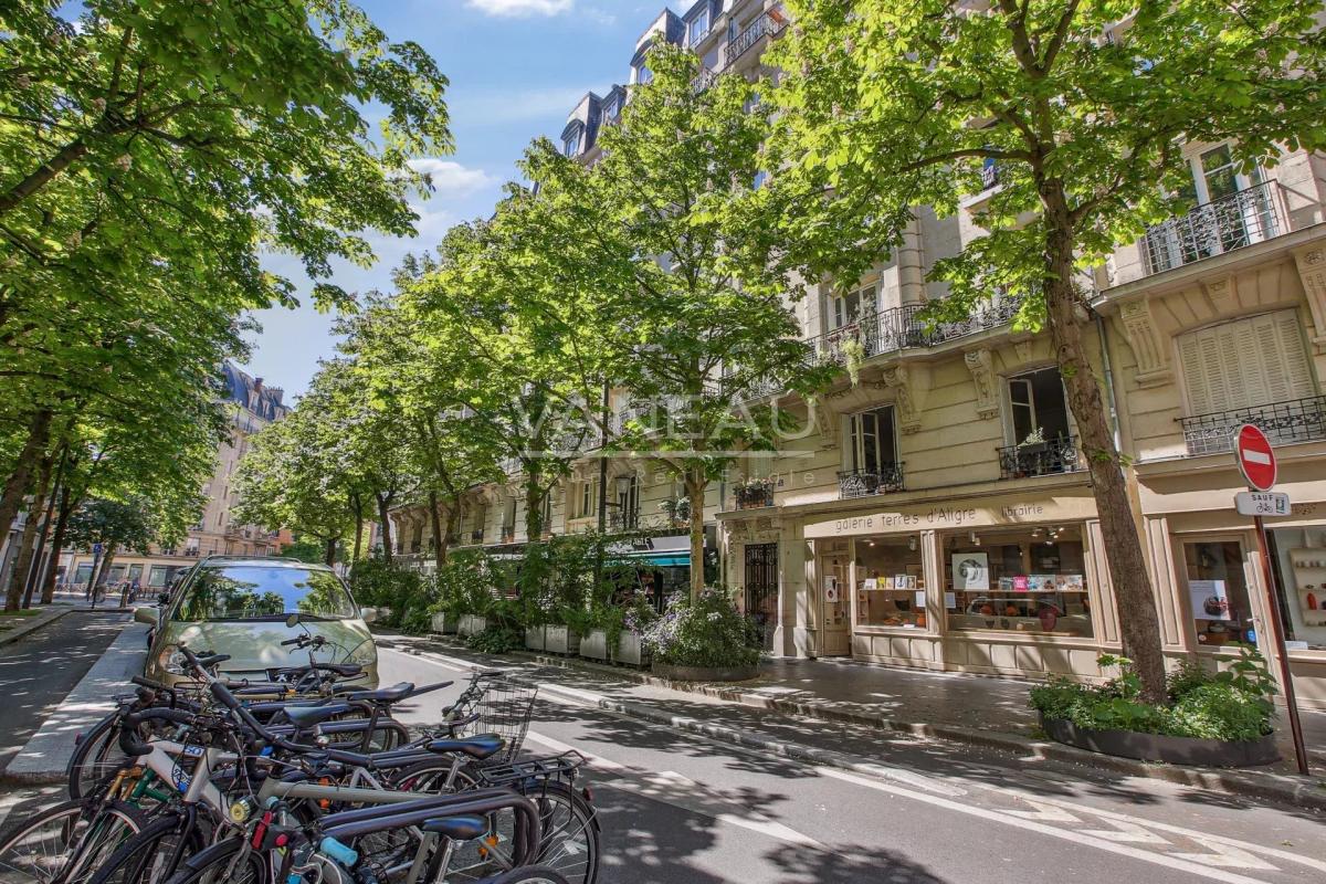 PARIS XIIe - Aligre / Gare de Lyon - Deux pièces calme beaux vol