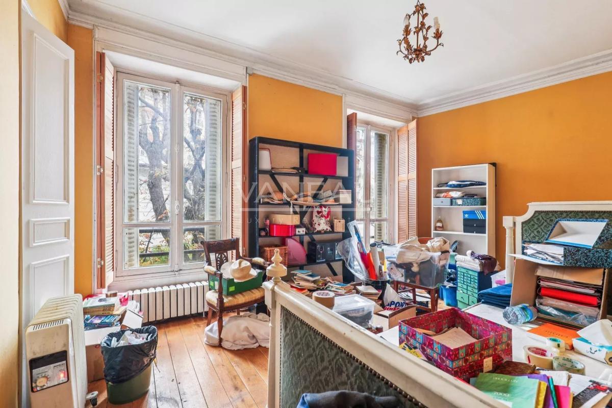 Paris XIIe - Bel-Air - Hôtel particulier avec jardin de 280 m2