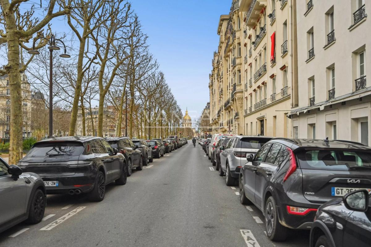 Paris XVe Breteuil -  Studio de charme dans une ravissante copro