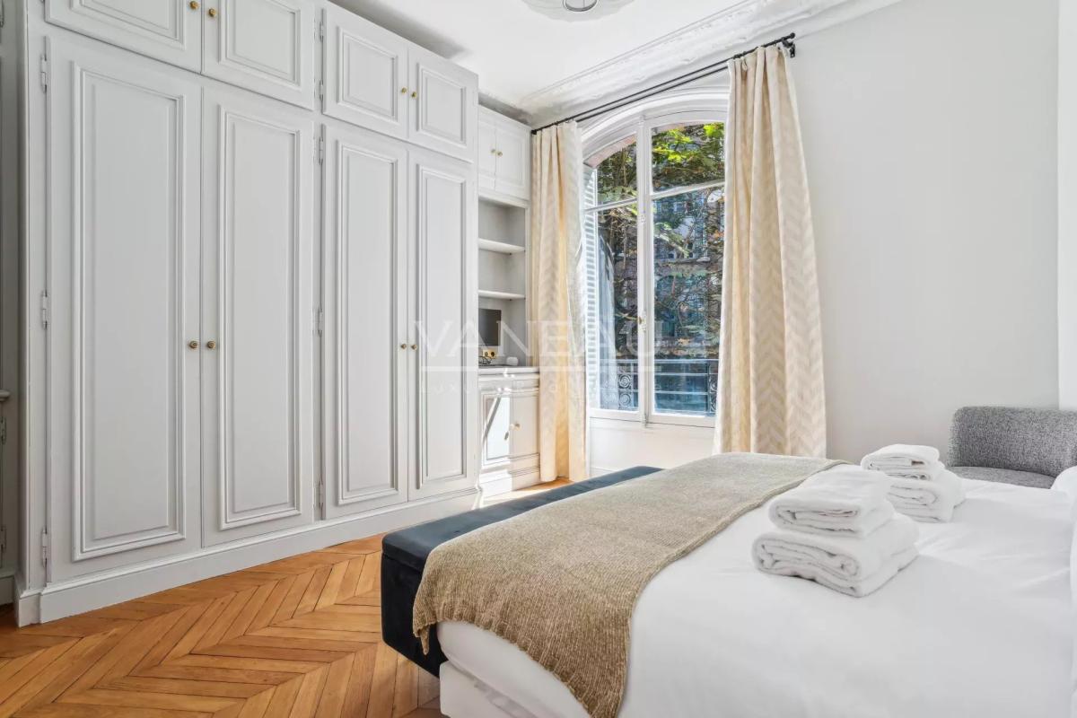 Paris XVIe-Trocadéro-Superbe appartement de 7 pièces prêt à vivr