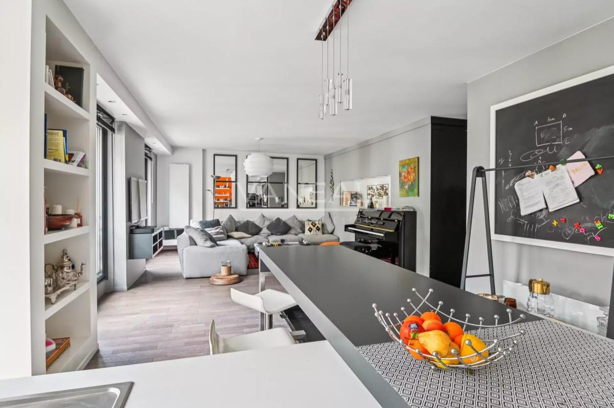 Paris VIIIe - Avenue Montaigne / Place François 1er