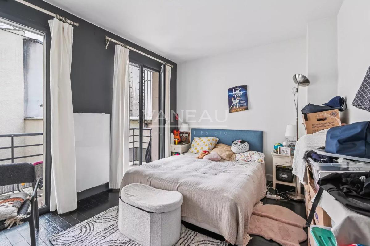 Paris VIIIe - Avenue Montaigne / Place François 1er