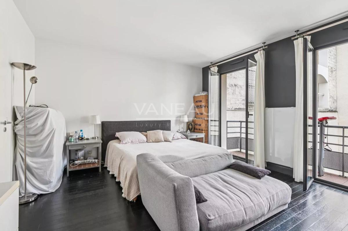 Paris VIIIe - Avenue Montaigne / Place François 1er