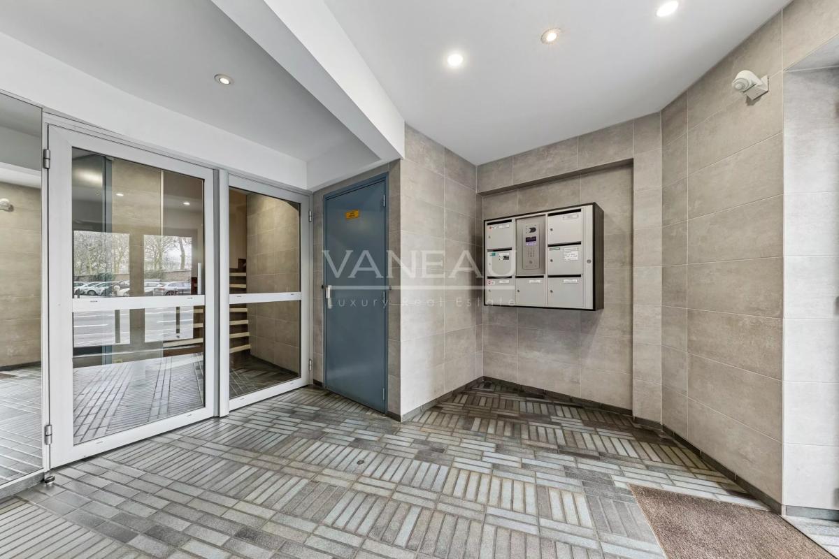 Boulogne / Point du jour -  Studio lumineux avec loggia