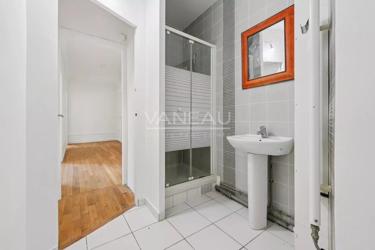 Paris XVIe - Rue Fantin Latour - Lumineux quatre pièces.