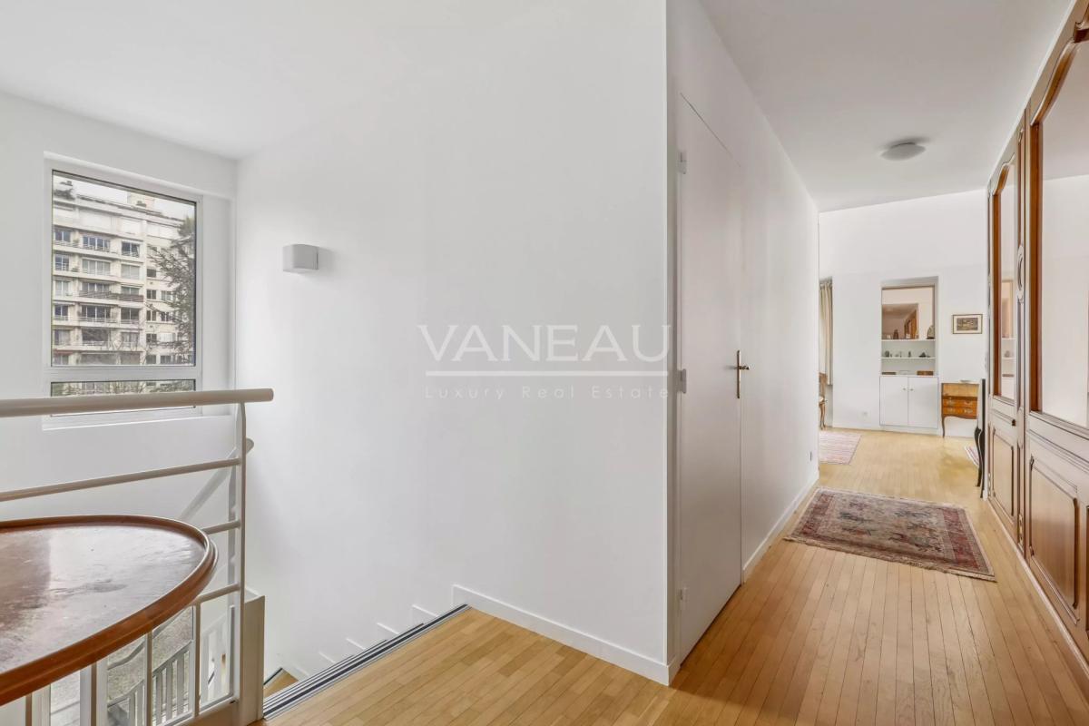 Paris XVIe - Ranelagh - Duplex en dernier étage - Terrasses et v