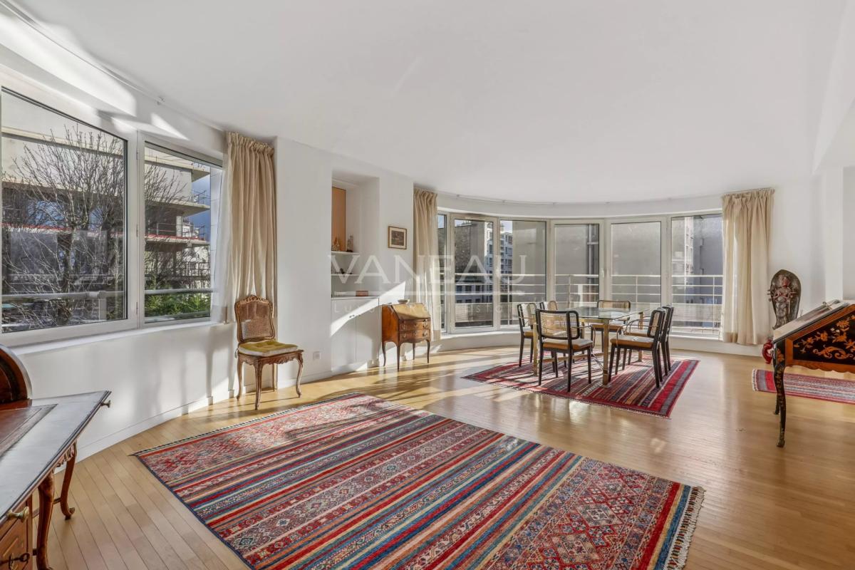 Paris XVIe - Ranelagh - Duplex en dernier étage - Terrasses et v