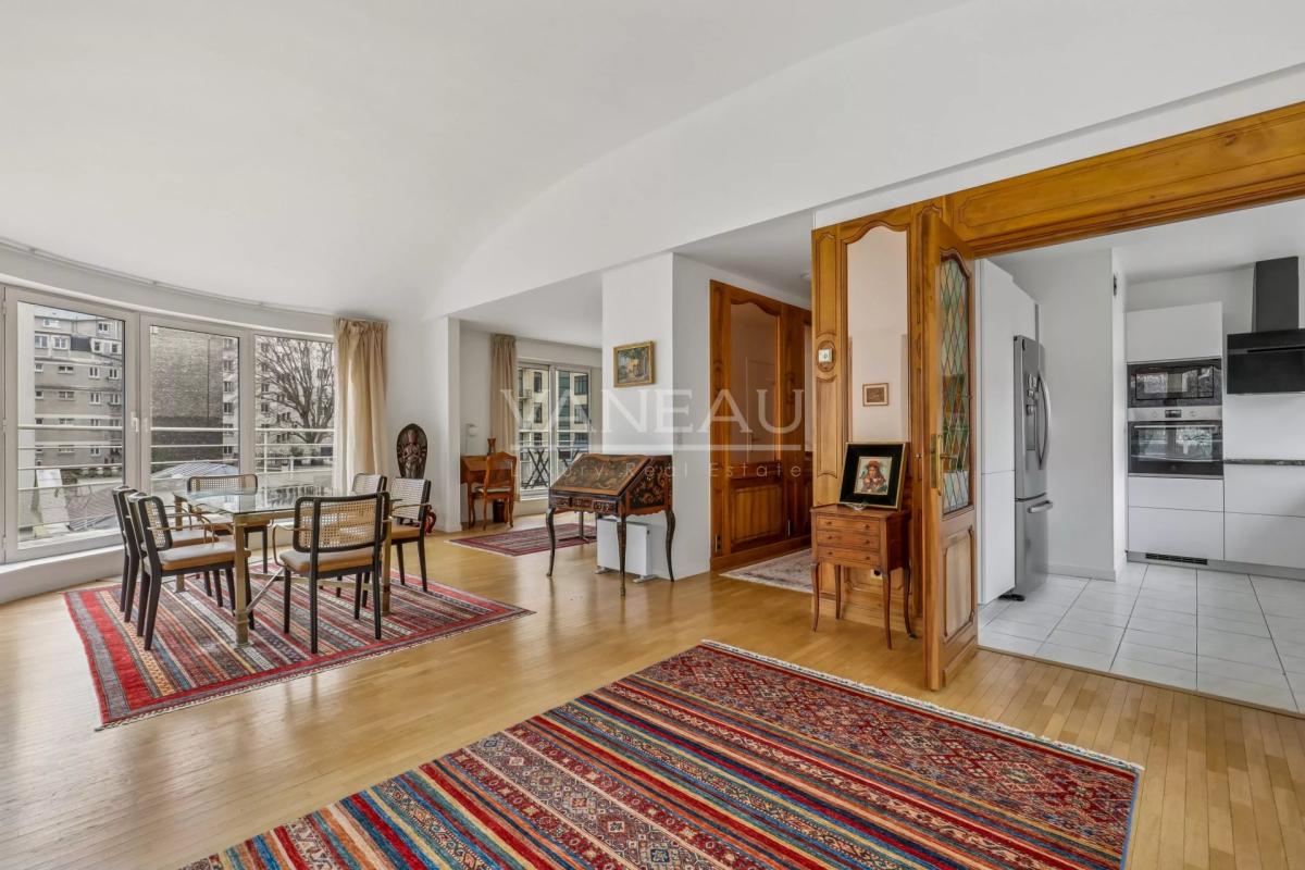 Paris XVIe - Ranelagh - Duplex en dernier étage - Terrasses et v