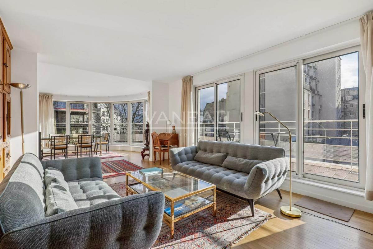 Paris XVIe - Ranelagh - Duplex en dernier étage - Terrasses et v