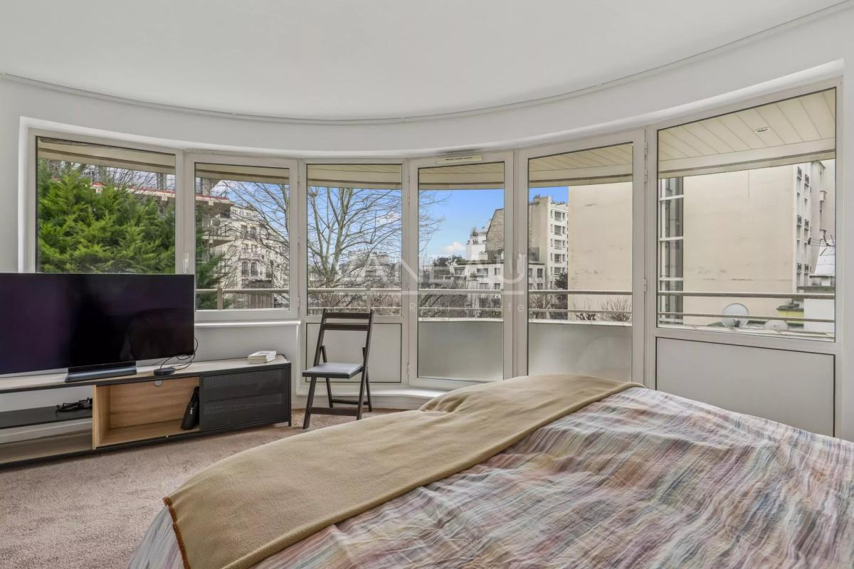 Paris XVIe - Ranelagh - Duplex en dernier étage - Terrasses et v