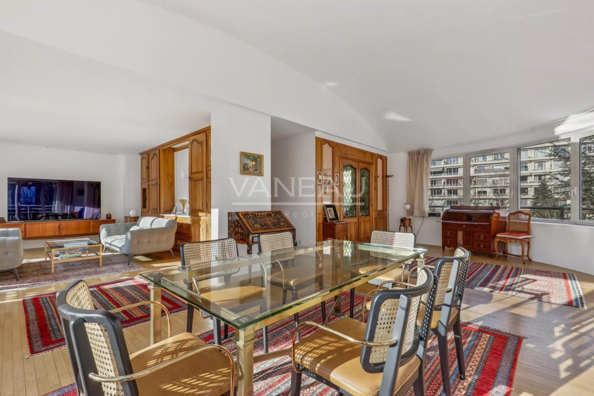 Paris XVIe - Ranelagh - Duplex en dernier étage - Terrasses et v