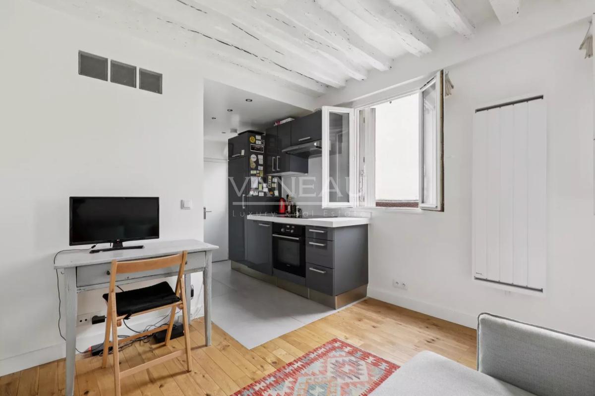 Paris 4e - Places des Vosges - Charmant studio ensoleillé et cal