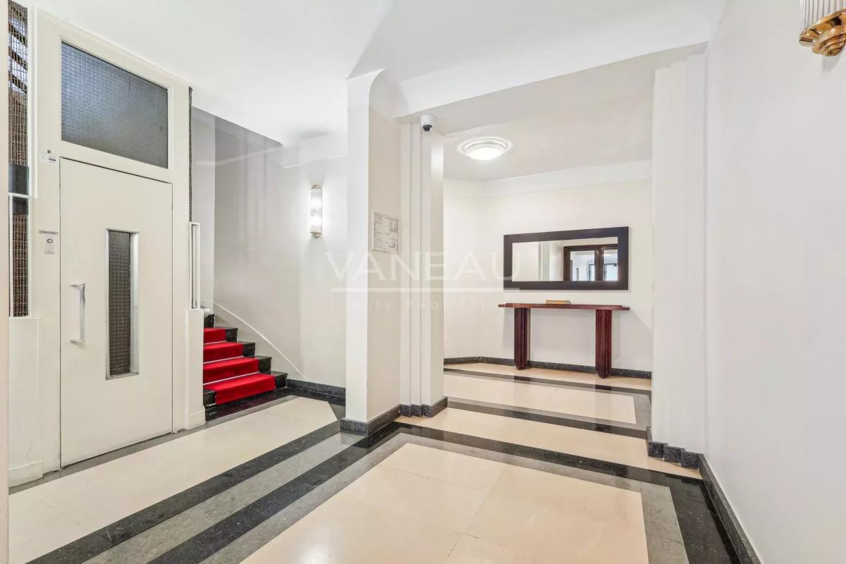 Charme de l'ancien - Deux pièces en étage