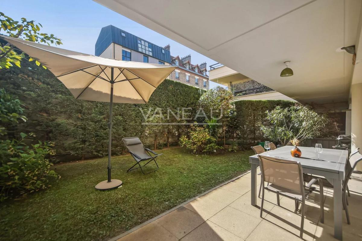 Issy-les-Moulineaux - Deux pièces de charme avec jardin