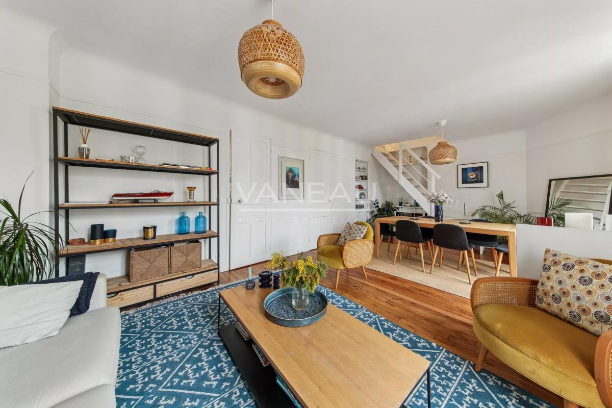 Boulogne Reine-Victor-Hugo– Duplex trois pièces en dernier étage