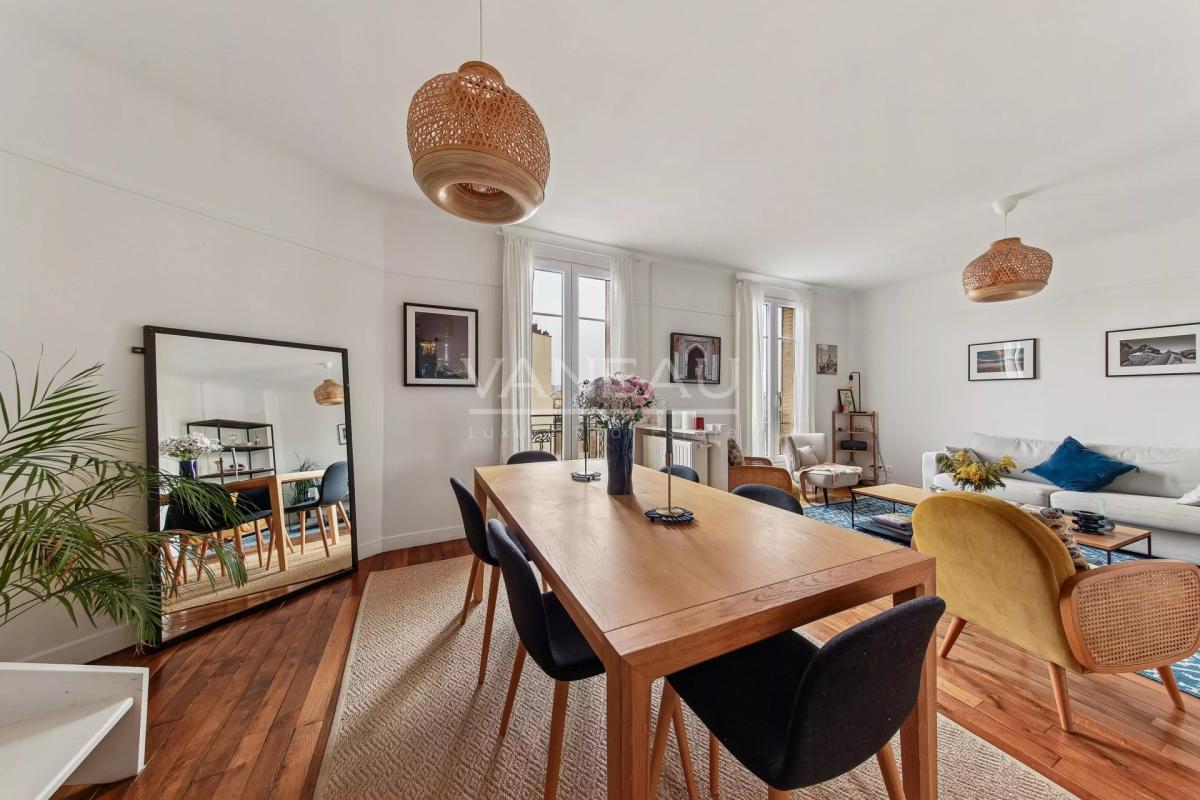 Boulogne Reine-Victor-Hugo– Duplex trois pièces en dernier étage