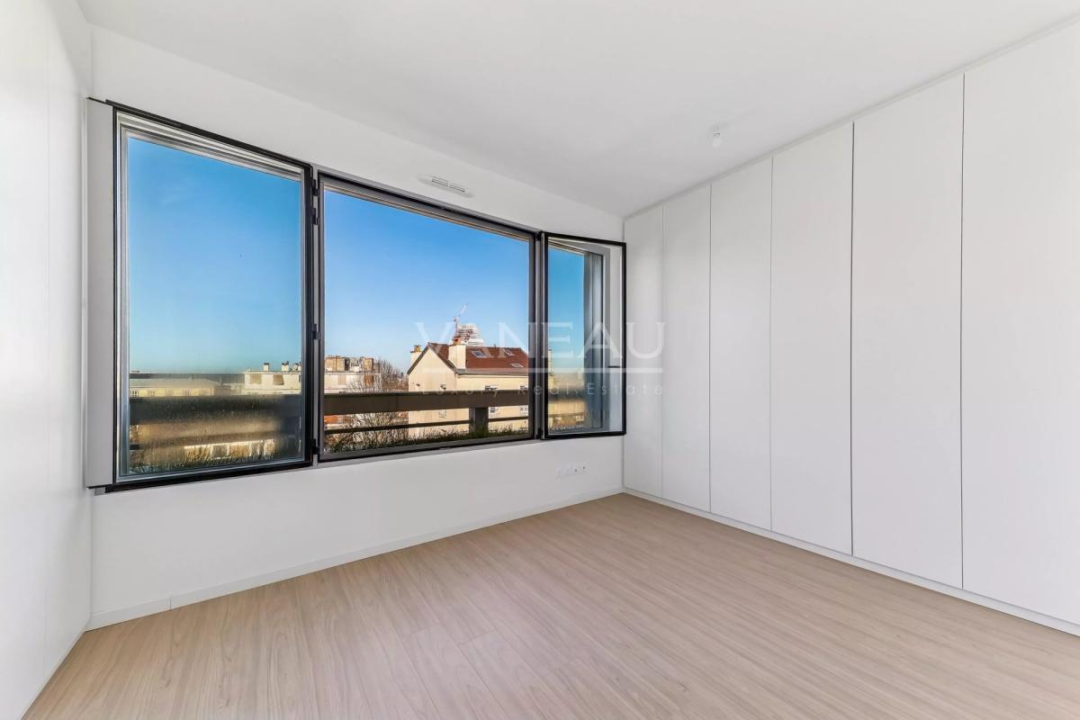 Vanves/Michelet - Appartement cinq pièces,  dernier étage, terra