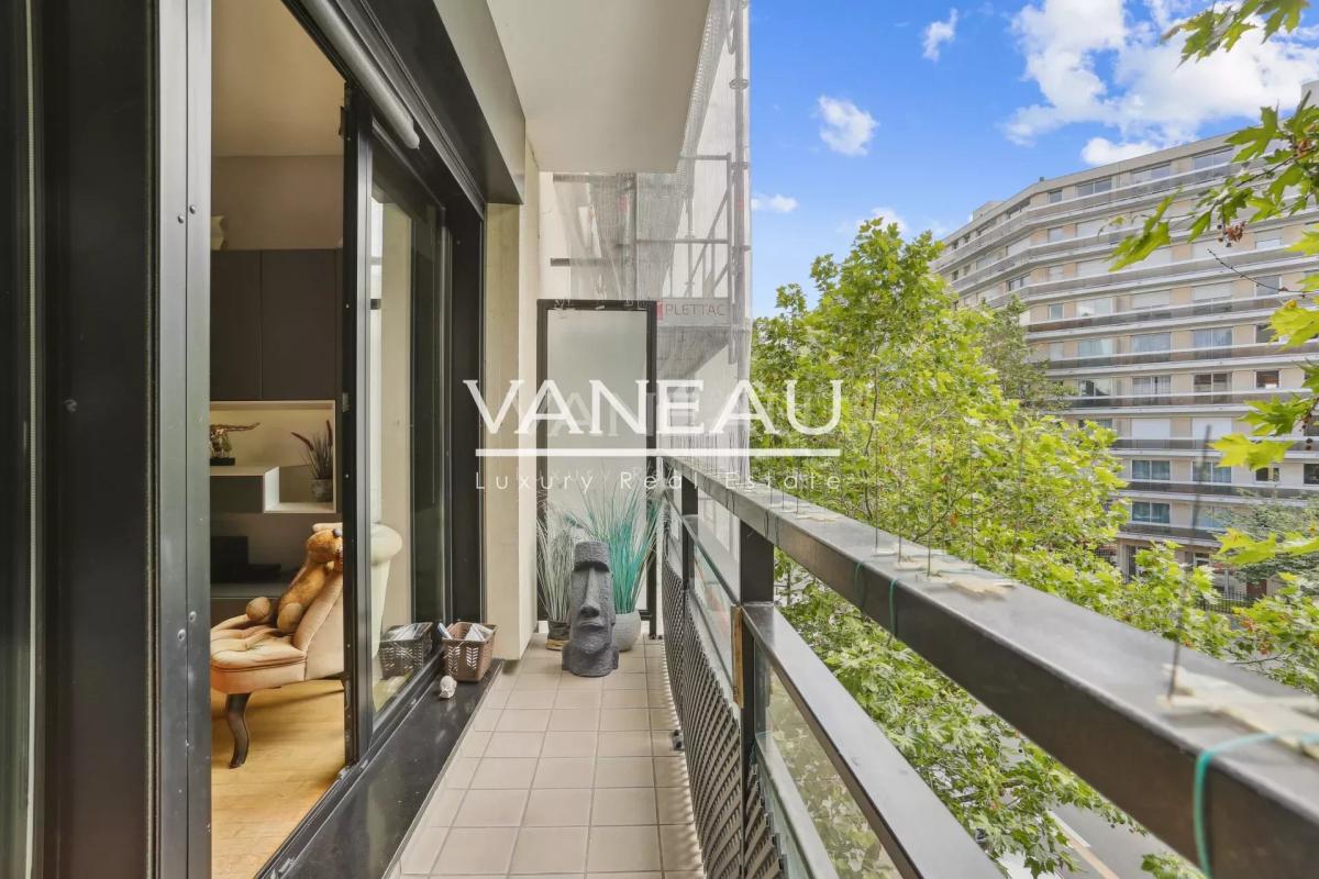 Deux pièces avec balcon exposé sud - immeuble moderne