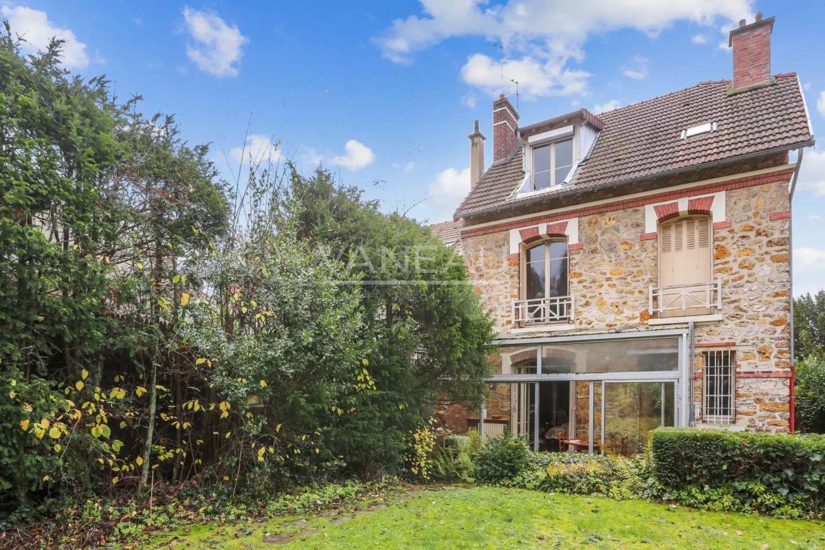 Sèvres - Quartier Brancas, rive droite - Maison meulière classée