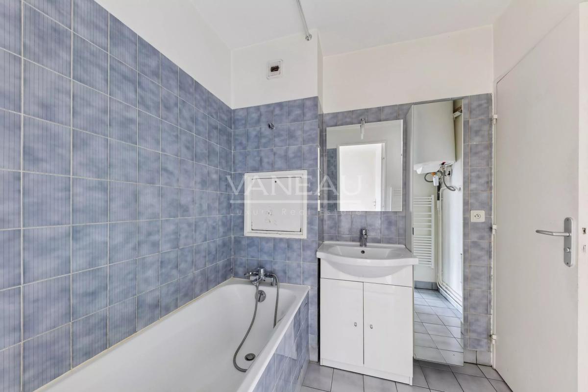 Boulogne / Point du jour -  Studio lumineux avec loggia