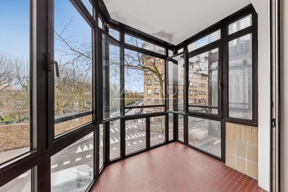 Boulogne / Point du jour -  Studio lumineux avec loggia