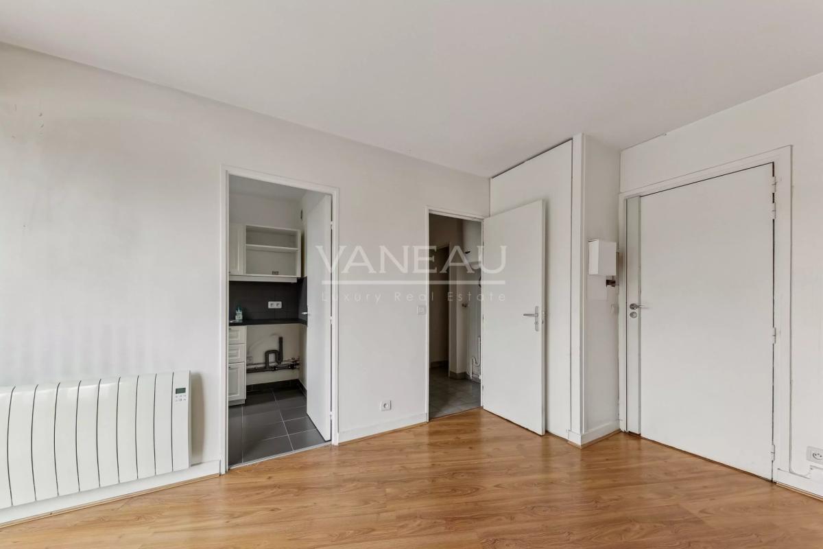 Boulogne / Point du jour -  Studio lumineux avec loggia