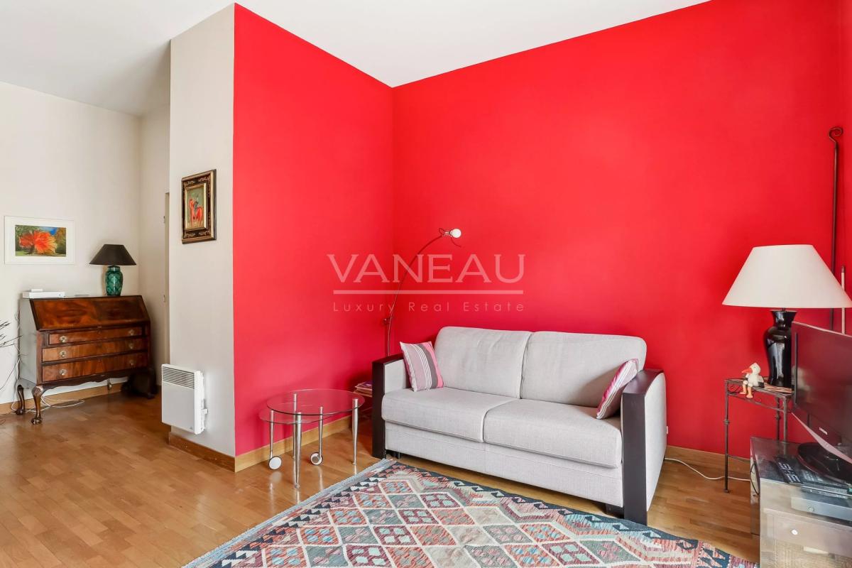 Deux pièces avec terrasse-jardin au calme