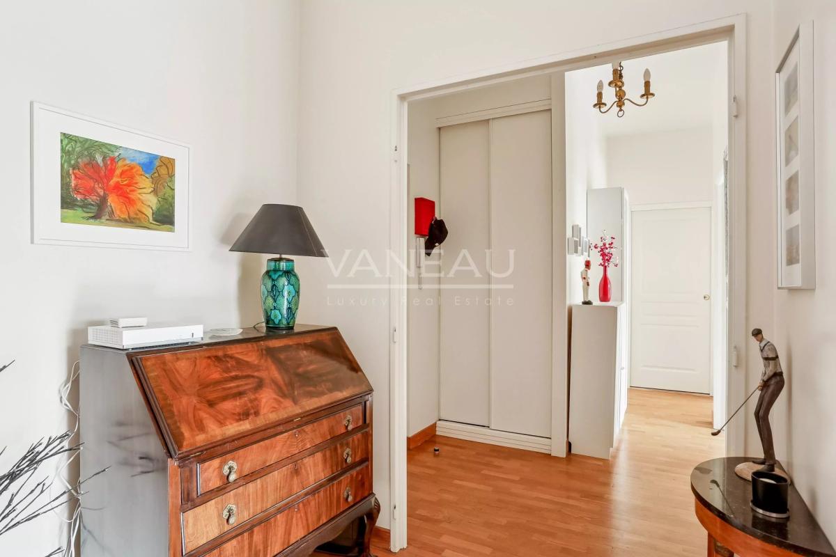 Deux pièces avec terrasse-jardin au calme