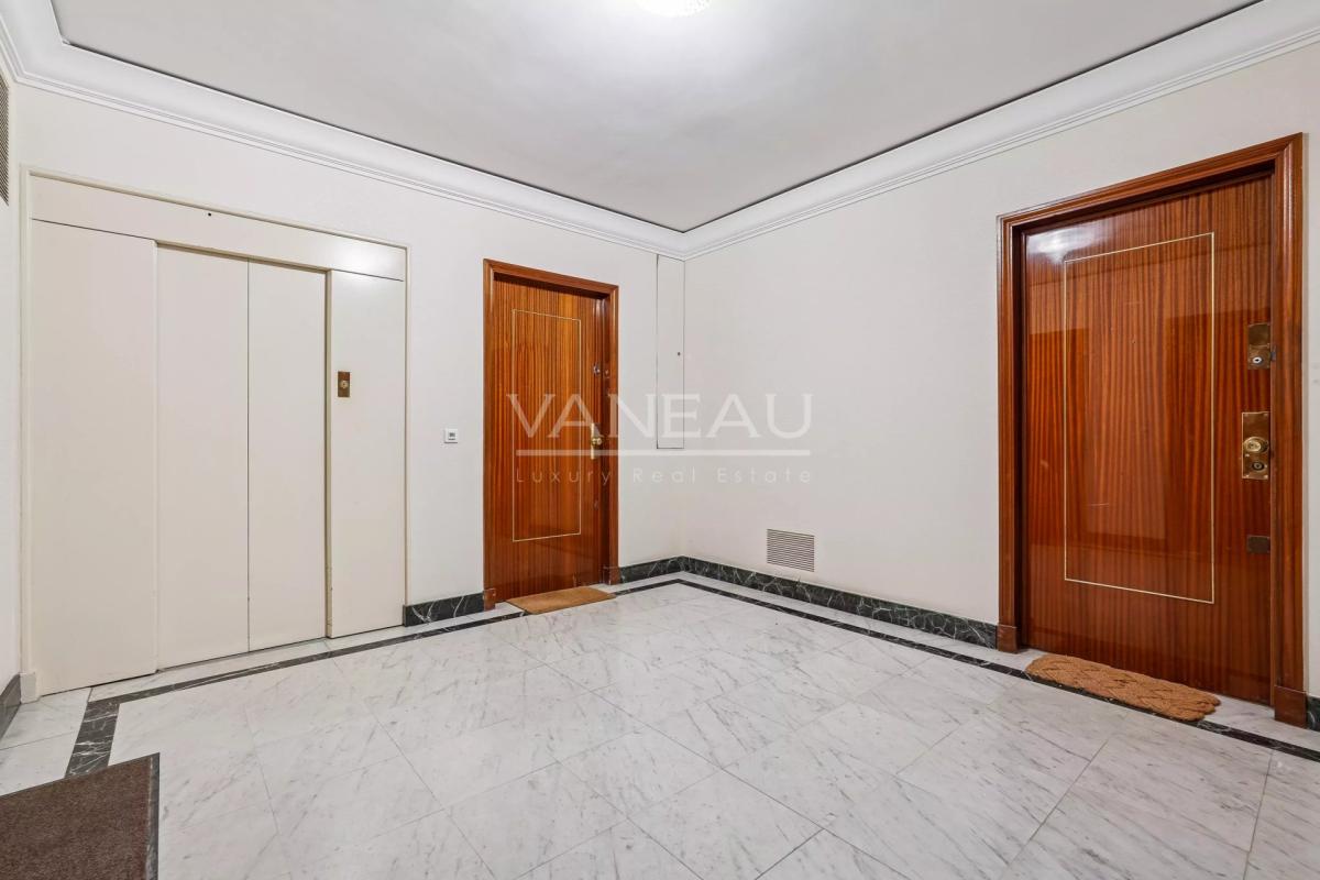 Paris XIVe - Port Royal - Balcon, vue dégagée.